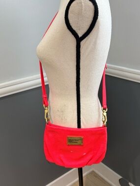 Marc Jacobs Bright Red pebbled Leather Crossbody with Gold Plaque